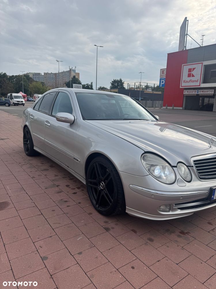 Mercedes-Benz Klasa E 500 T Avantgarde - 1