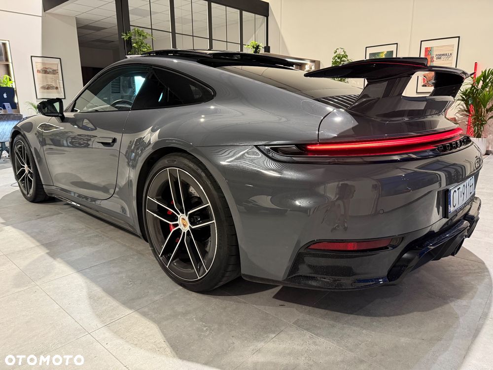 Porsche 911 Carrera T-Hybrid 4 GTS - 5