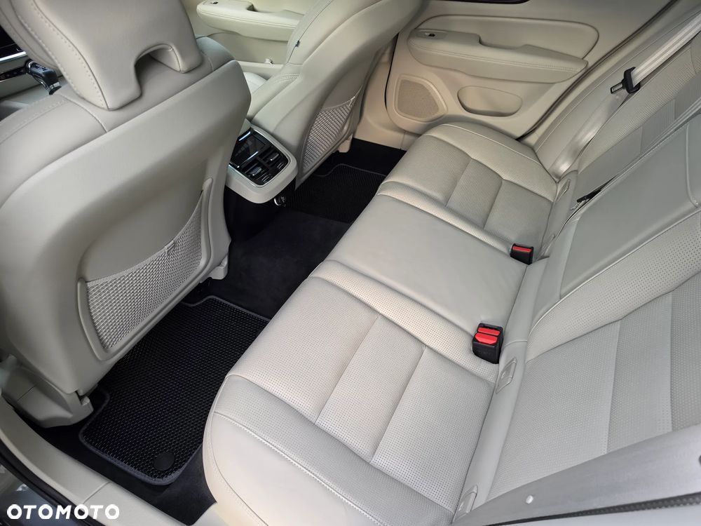Volvo V60 D4 Momentum - 13