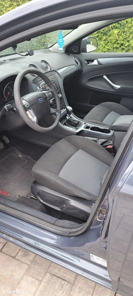 Ford Mondeo - 12