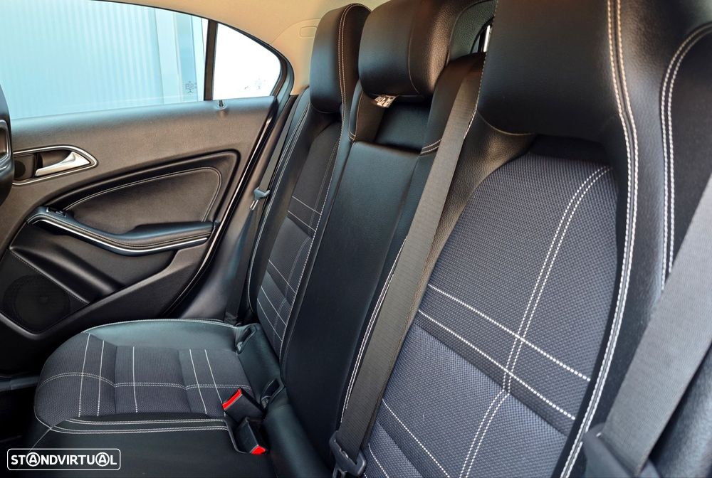 Mercedes-Benz A 180 d Urban - 16