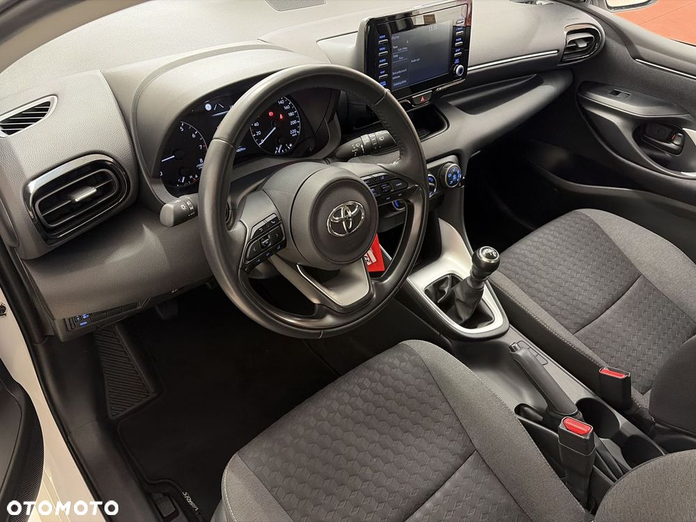 Toyota Yaris - 10