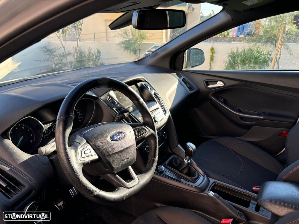 Ford Focus 1.0 EcoBoost ST-Line - 10