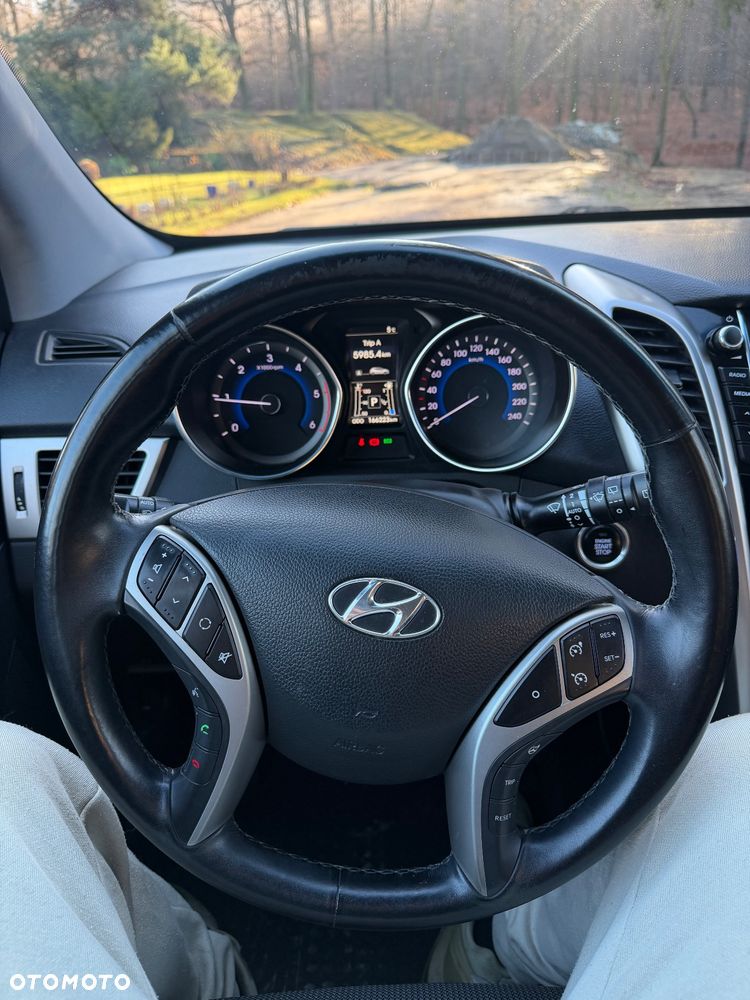 Hyundai i30 1.6 CRDI DCT Premium - 22