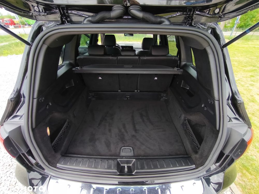 Mercedes-Benz GLB - 27