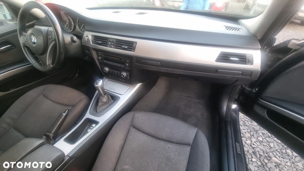 BMW Seria 3 318d DPF Edition Lifestyle - 12