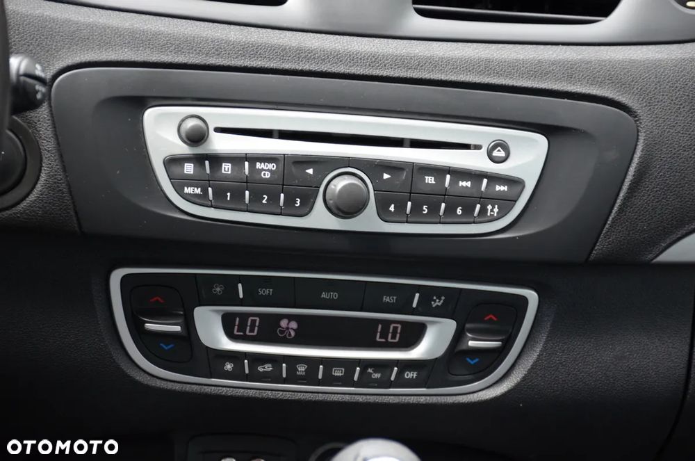 Renault Scenic 1.6 16V 110 LIMITED - 33