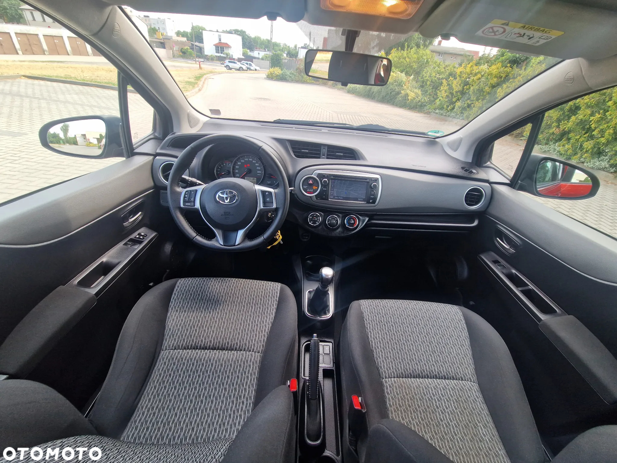 Toyota Yaris 1.33 Premium EU6 - 6
