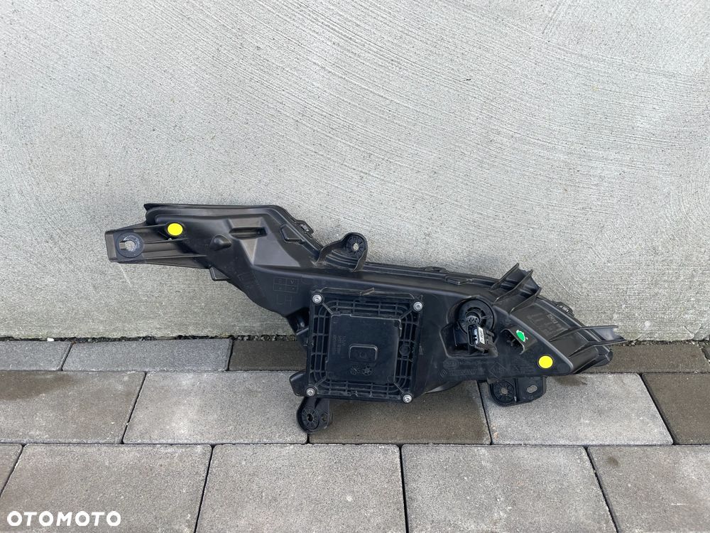 LAMPA DZIENNA LEWA RENAULT MEGANE V E-TECH  2022-- LED - 5