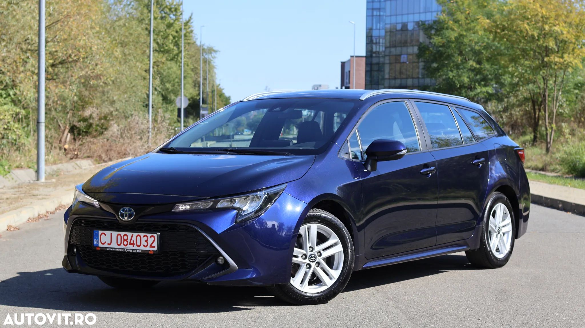 Toyota Corolla 1.8 Hybrid Touring Sports Business Edition - 1