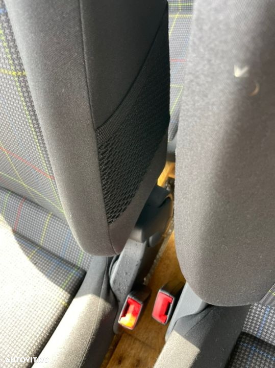 scaune fata încălzite model deosebit vw Up Skoda CityGo interior tapiterie stofă colorata model in 4 uși - 4