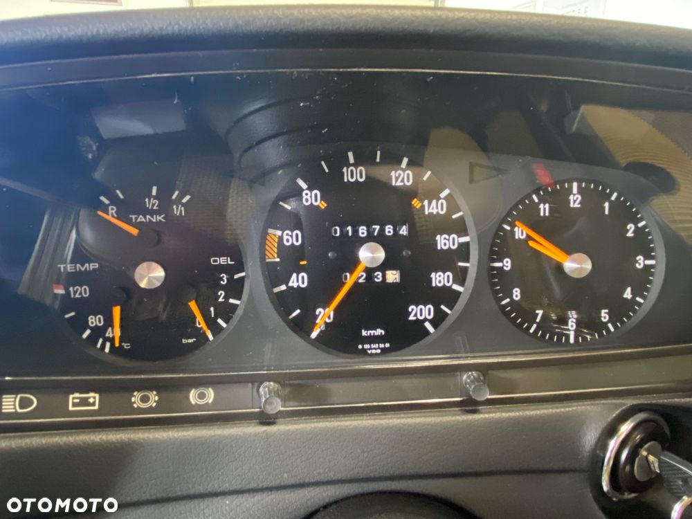 Mercedes-Benz W123 - 16