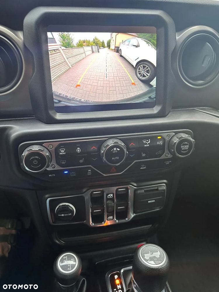 Jeep Wrangler - 9