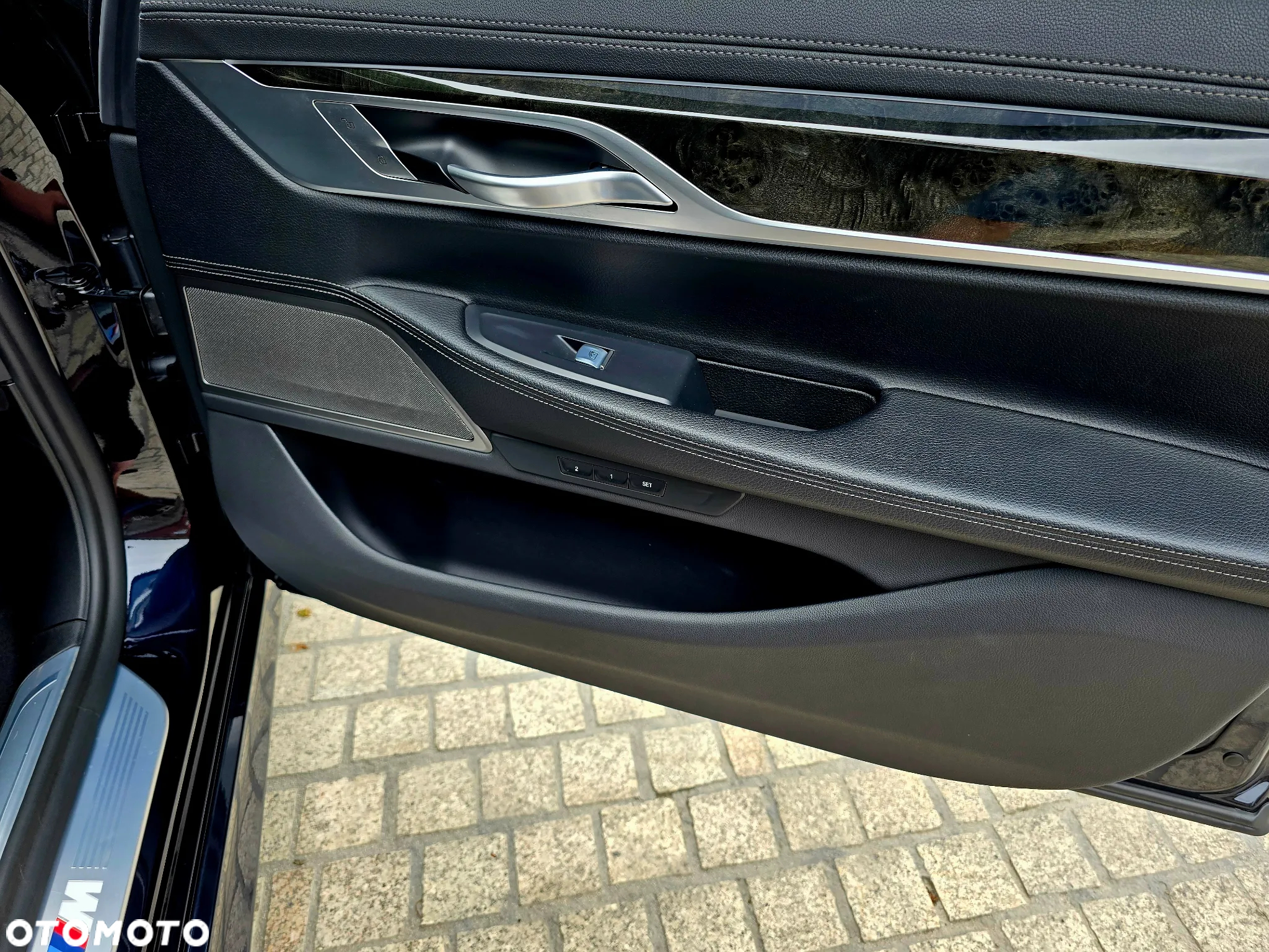 BMW Seria 7 740i - 27