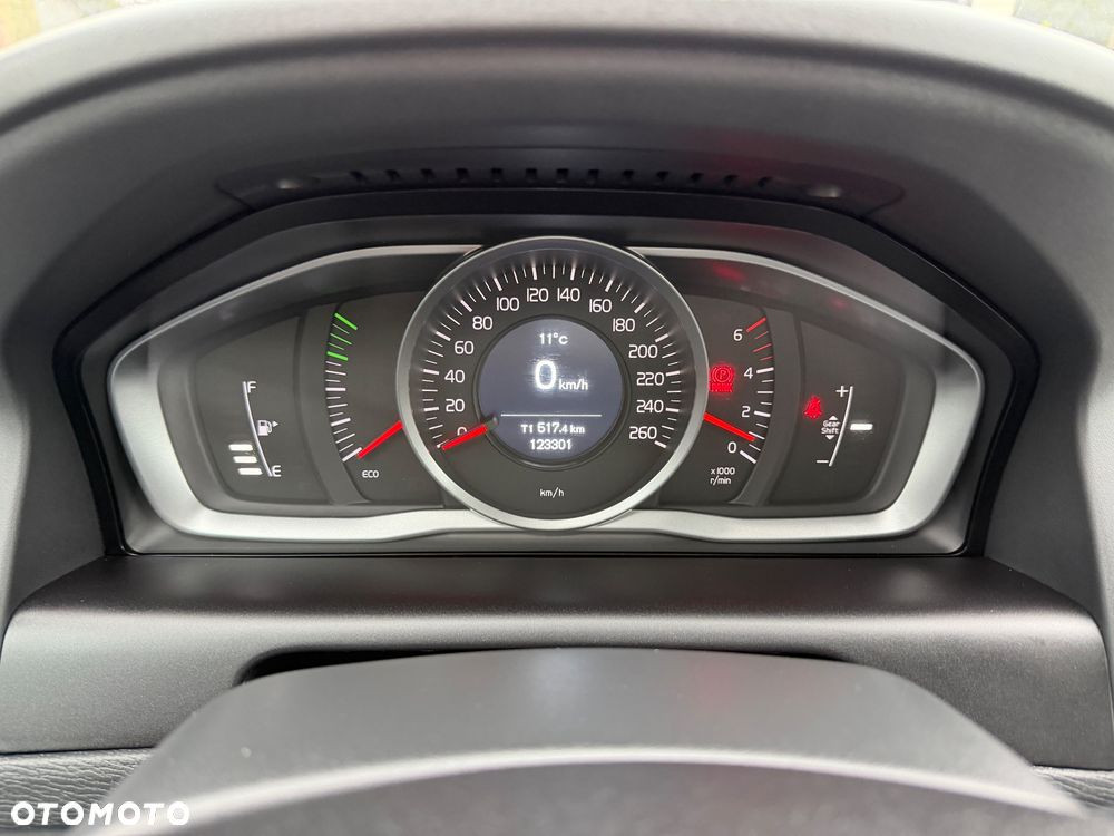 Volvo XC 60 D3 SCR Momentum - 25