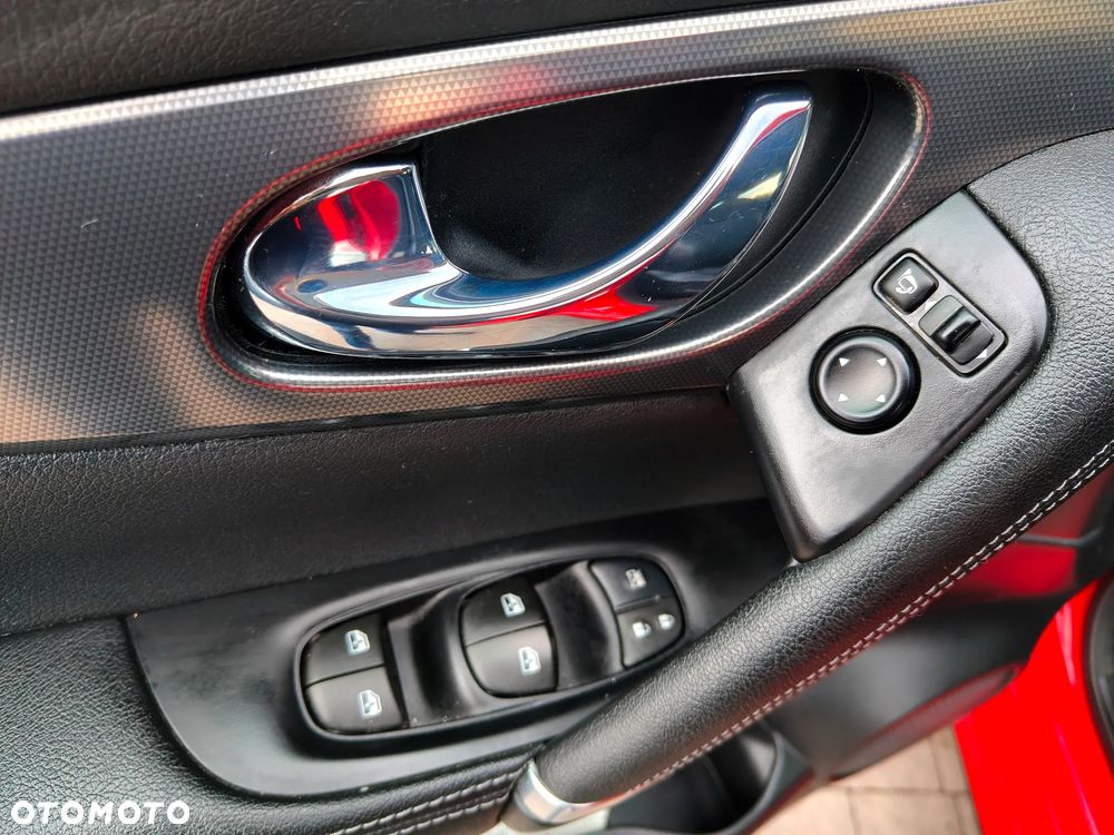 Nissan Qashqai 1.7 dCi TEKNA - 34