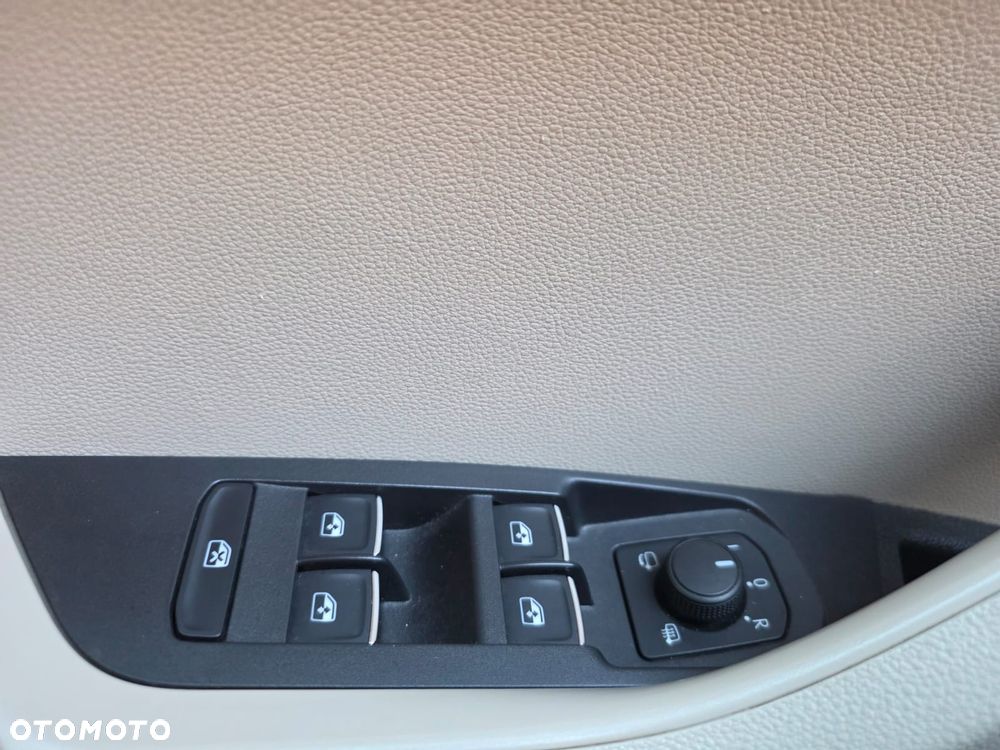 Skoda Karoq 2.0 TDI SCR 4x4 DSG Style - 25
