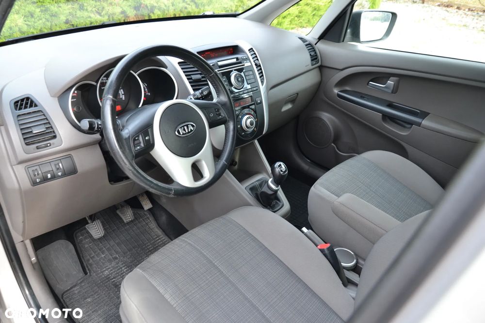 Kia Venga - 7