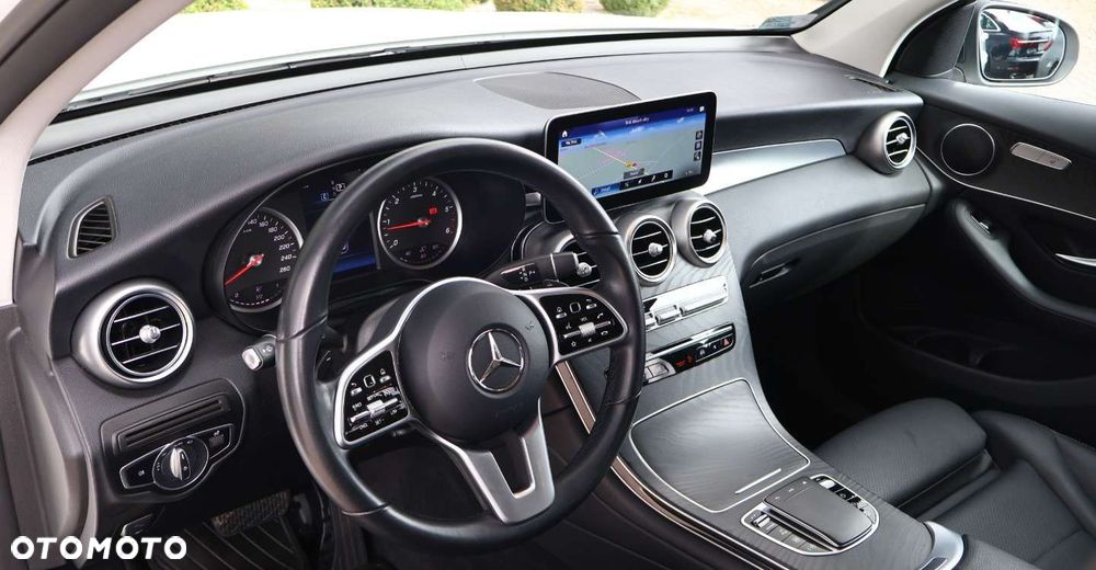 Mercedes-Benz GLC - 12