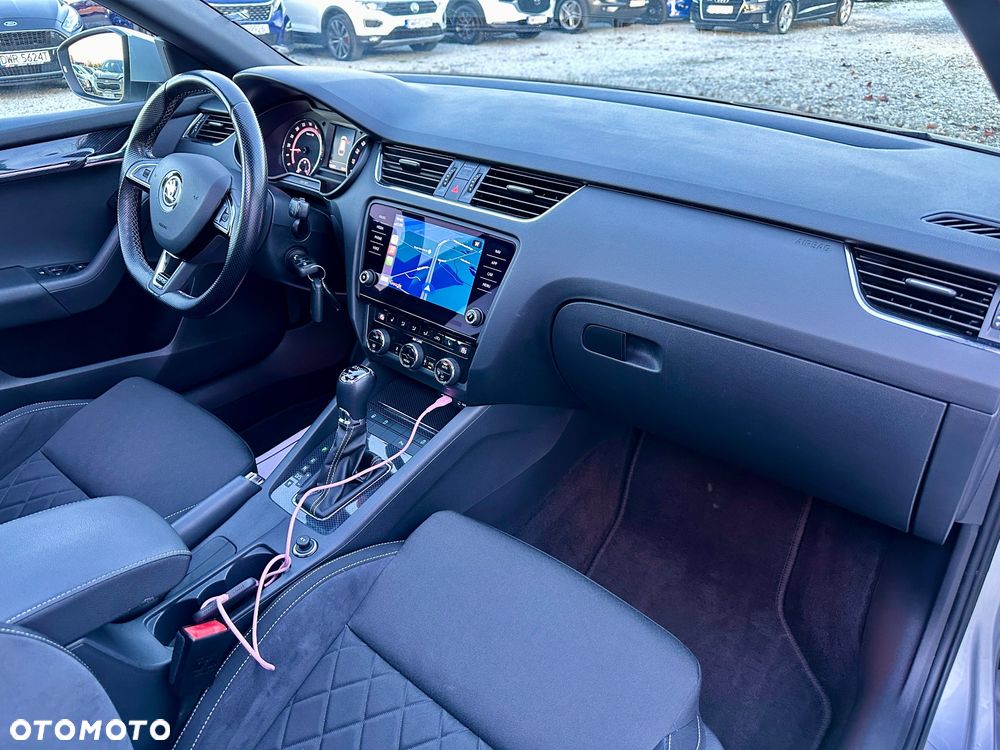Skoda Octavia Combi 2.0 TDI DSG RS - 37