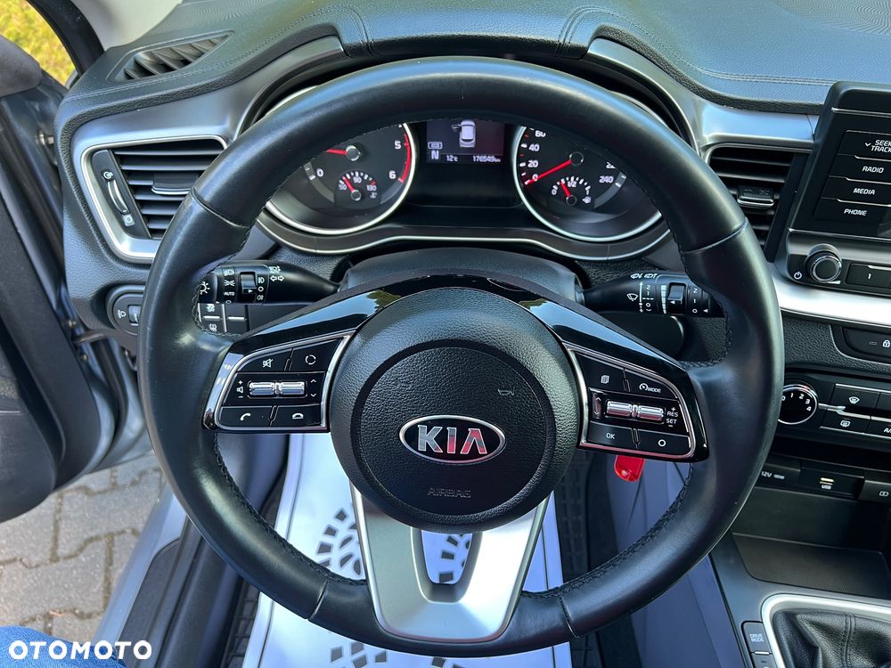 Kia Ceed 1.6 CRDi SCR L - 28