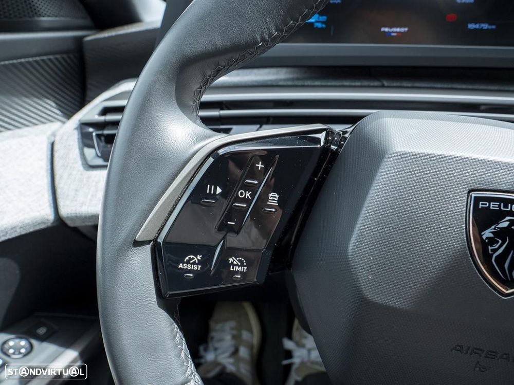 Peugeot E-5008 210 Allure Business - 36