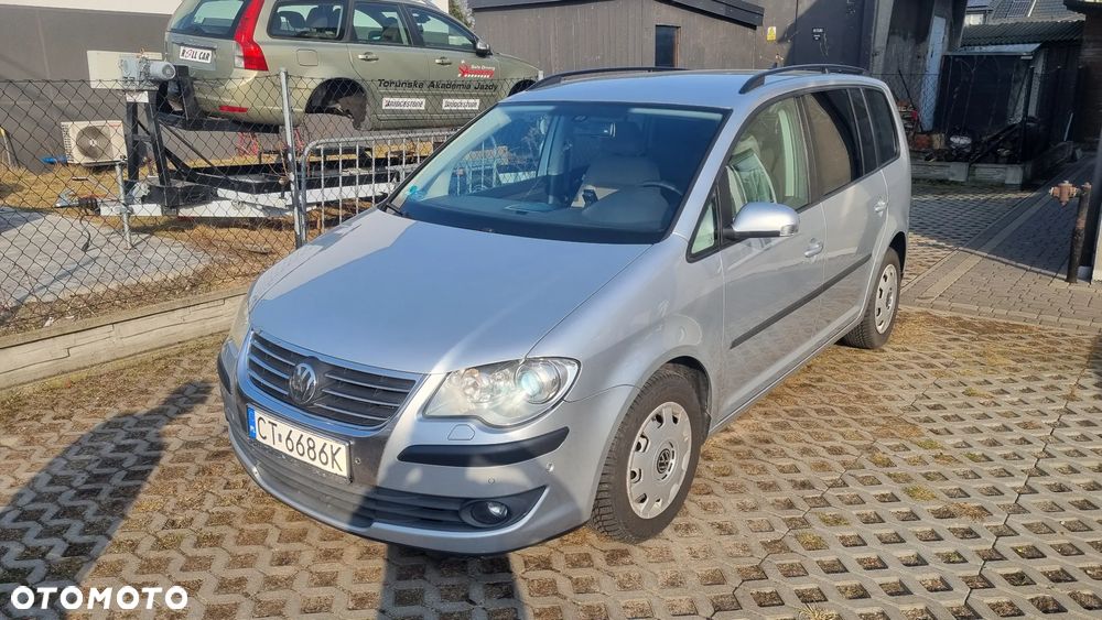 Volkswagen Touran 2.0 TDI Highline - 2