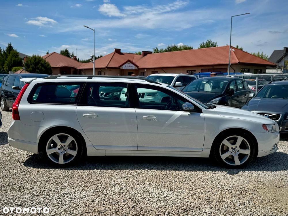 Volvo V70 2.5T R-Design Summum - 2