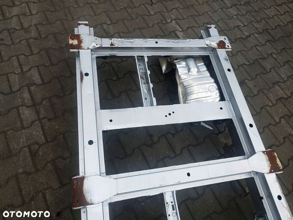 RAMA MERCEDES SPRINTER 906 POJEDYNCZE KOLO 327CM - 4