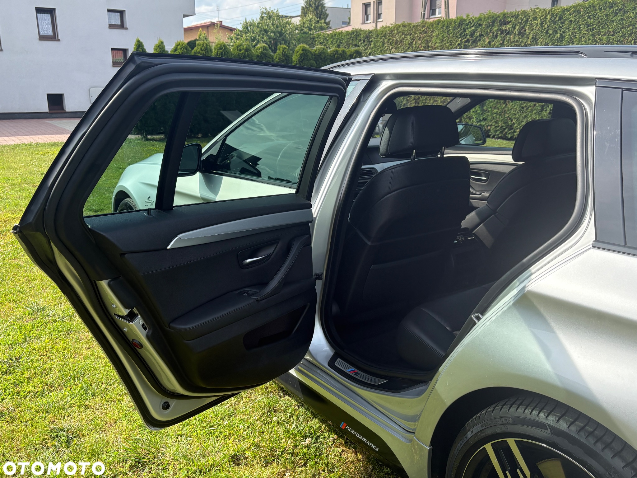 BMW Seria 5 535d xDrive Touring Modern Line - 12