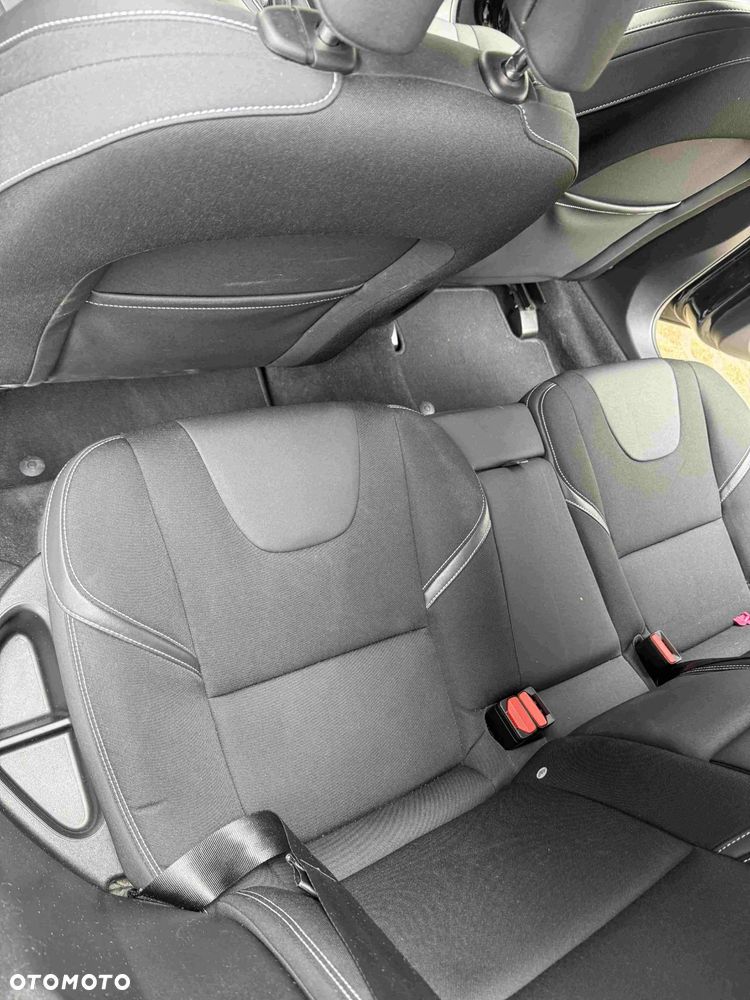 Volvo V40 T2 Kinetic - 20