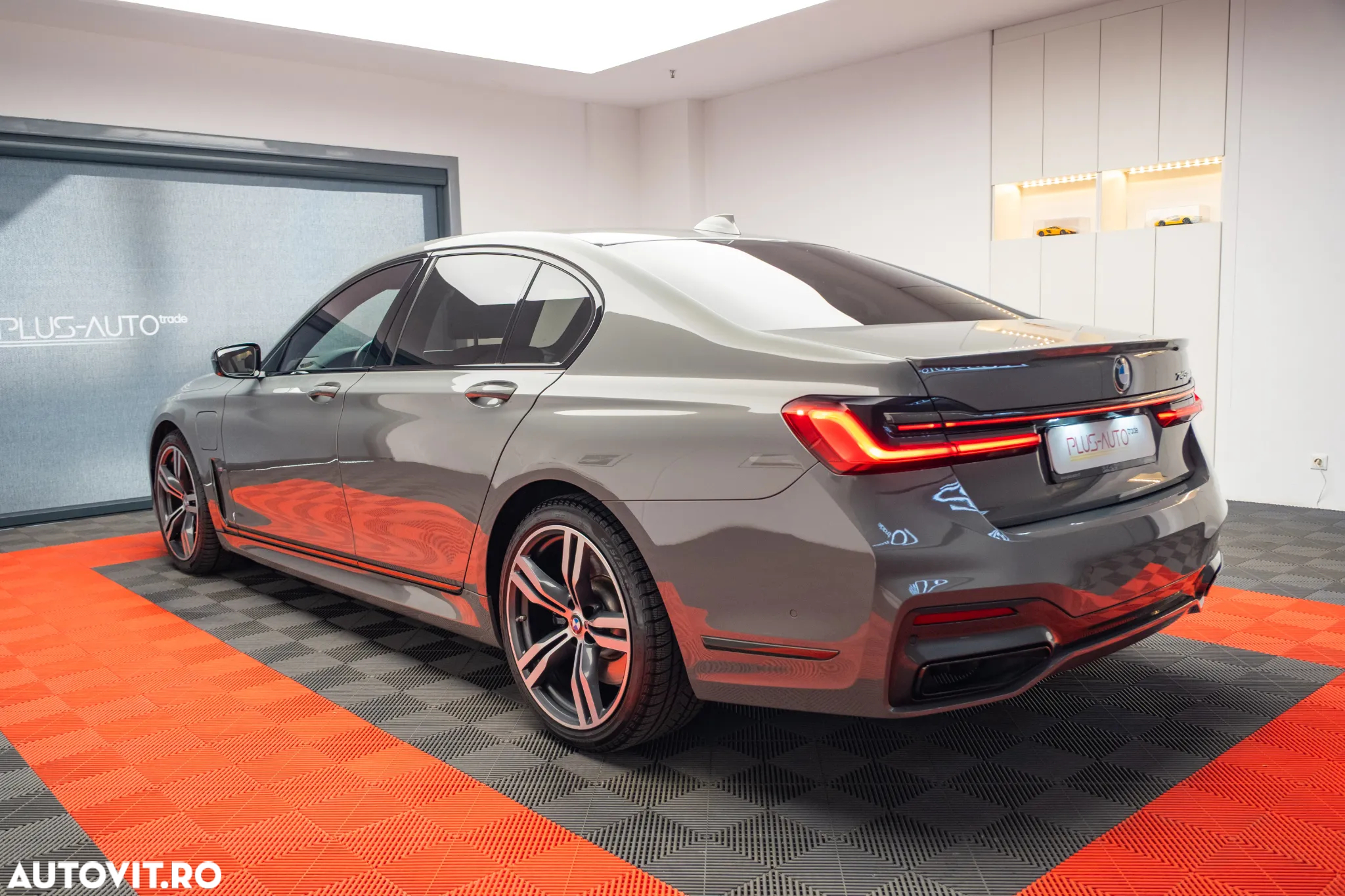 BMW Seria 7 745e - 4