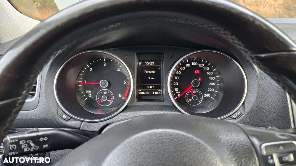 Volkswagen Golf 1.6 TDI DPF BlueMotion Technology Style - 10