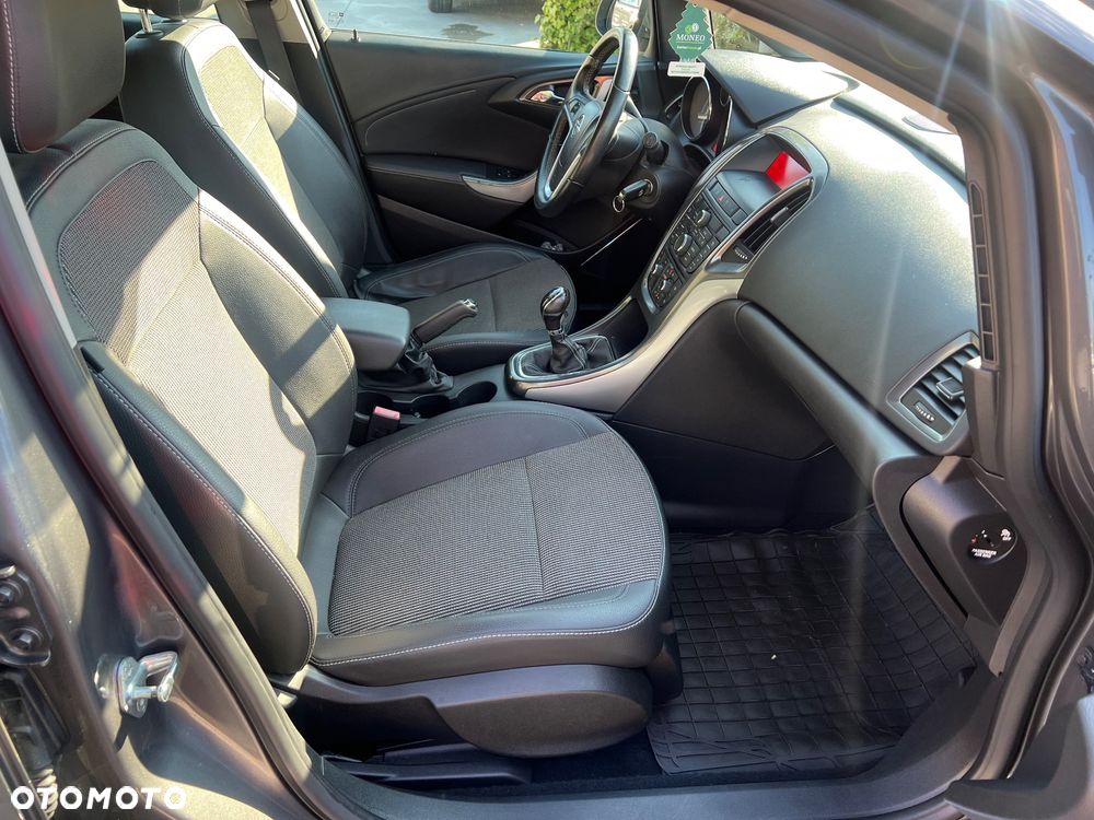 Opel Astra 1.4 T Enjoy S&S - 29