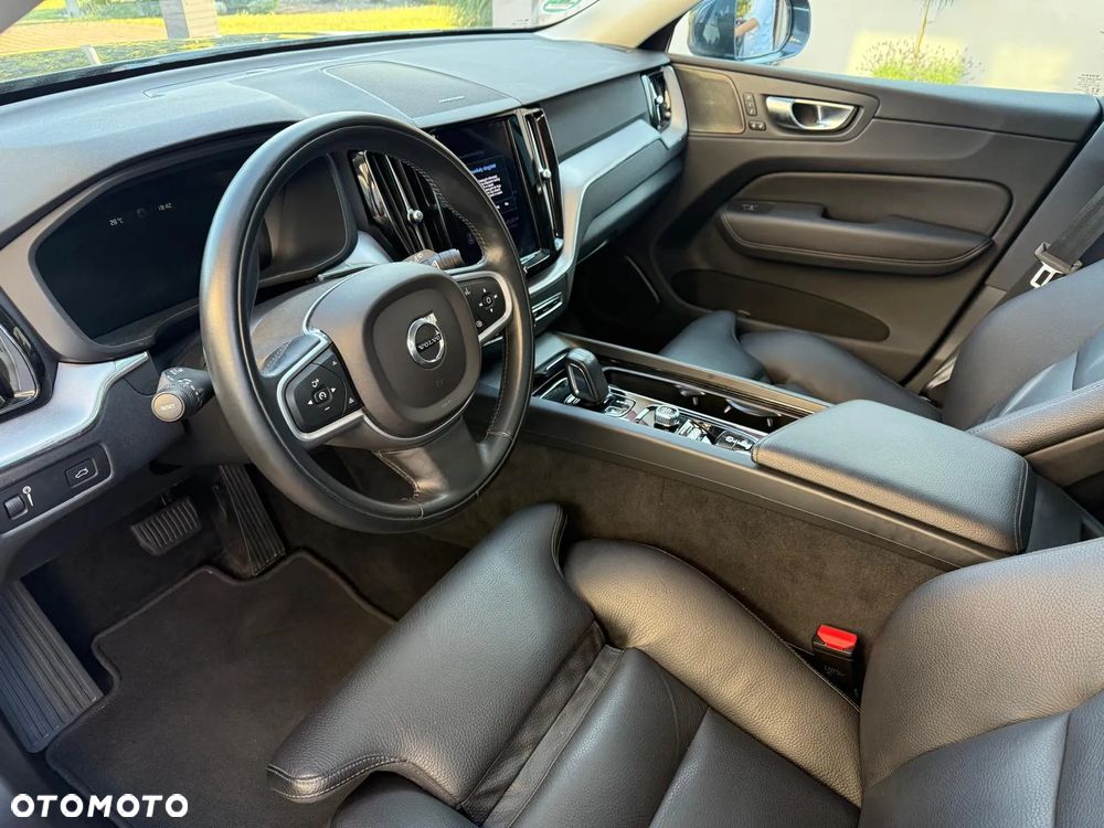 Volvo XC 60 D5 AWD Momentum - 19