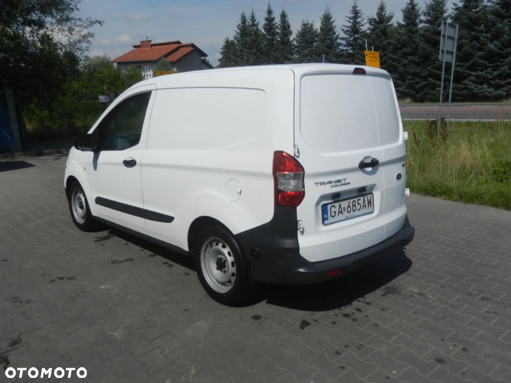 Ford Courier - 19