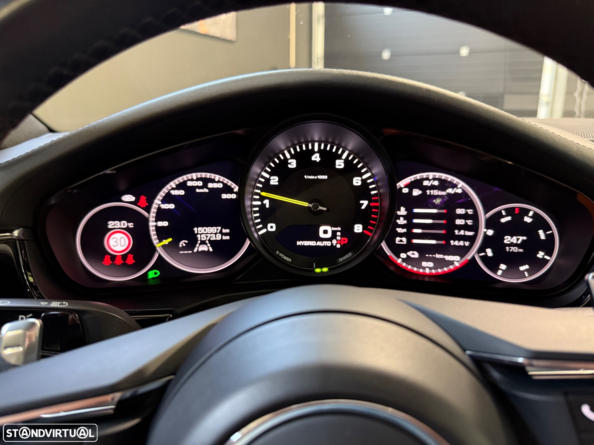 Porsche Panamera 4 E-Hybrid Platinum Edition com PDLS - 27