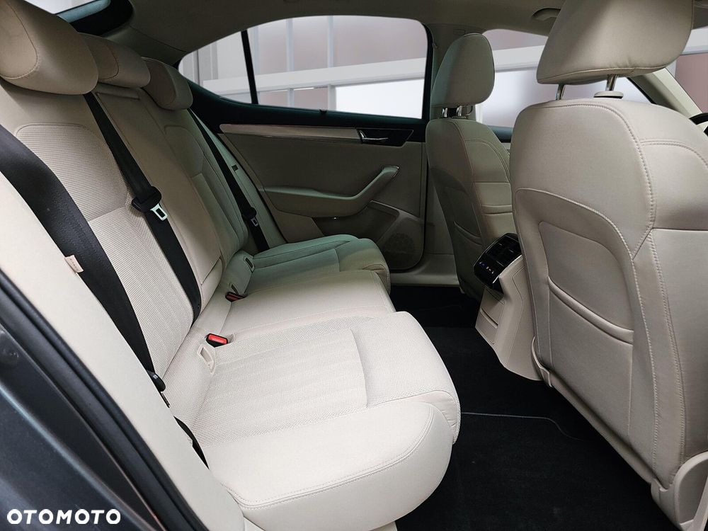 Skoda Superb 2.0 TSI Style DSG - 12