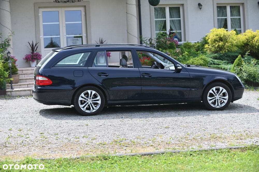Mercedes-Benz Klasa E 240 T Classic - 3