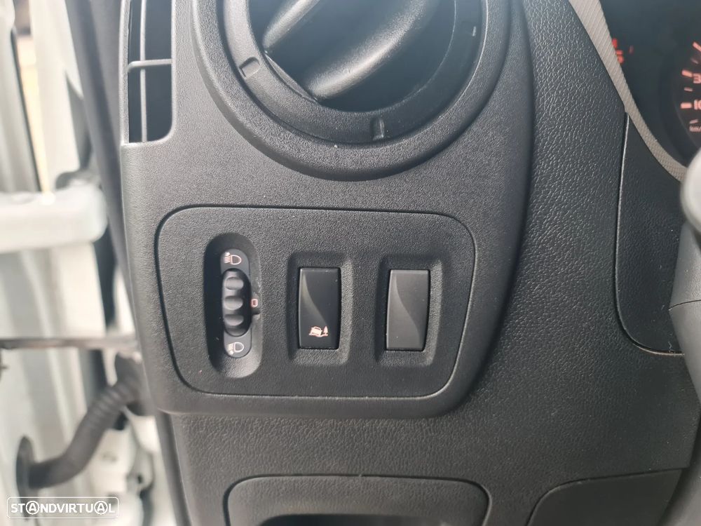 Renault Master 2.3Dci 145 CV L2H2 * AC /com IVA DEDUTÍVEL - 24