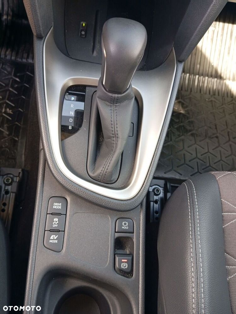 Toyota Yaris Cross - 18