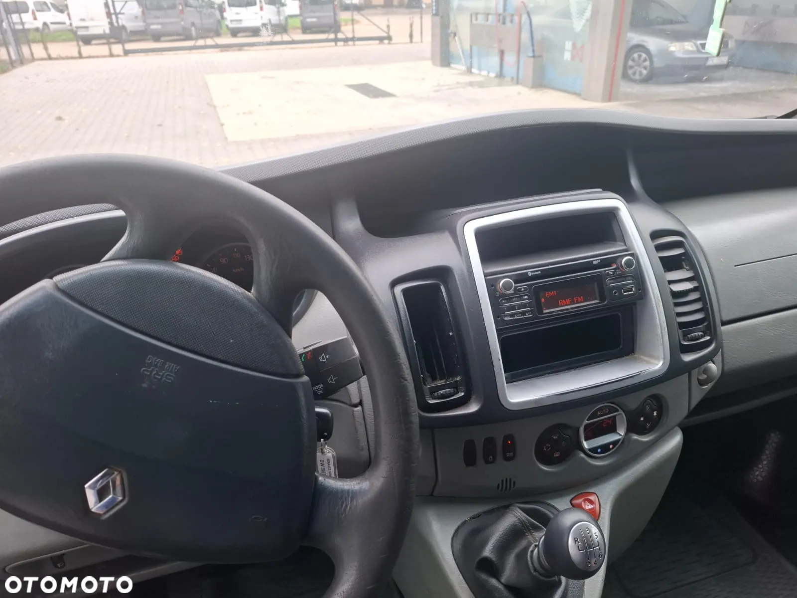 Renault Trafic - 15