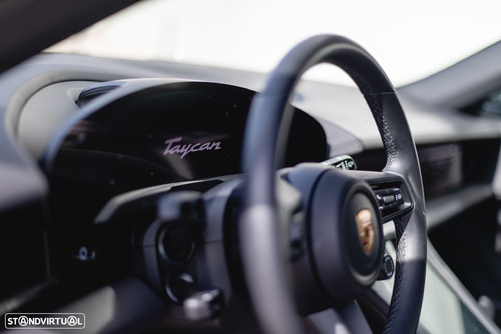 Porsche Taycan Sport Turismo - 10