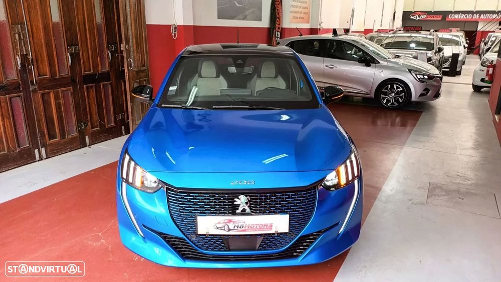 Peugeot e-208 GT - 25