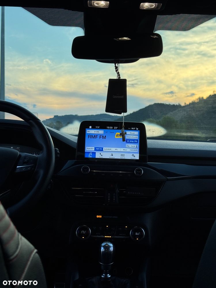 Ford Focus 1.0 EcoBoost ST-Line - 28
