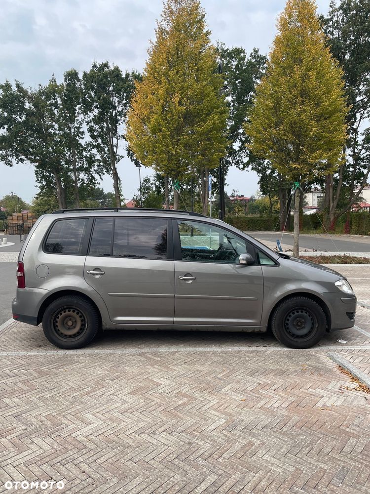 Volkswagen Touran - 2