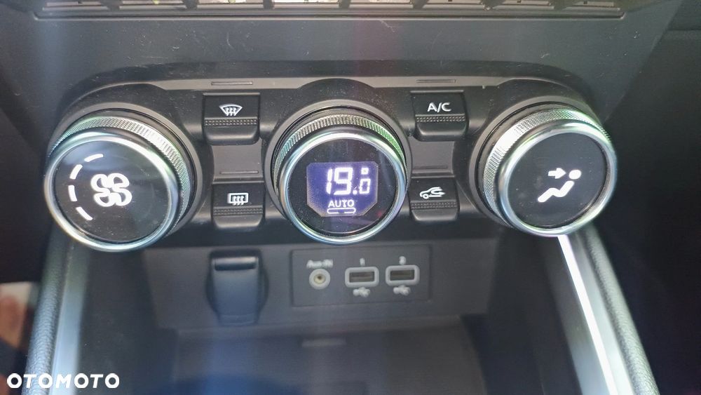 Renault Clio 1.0 TCe Techno - 29