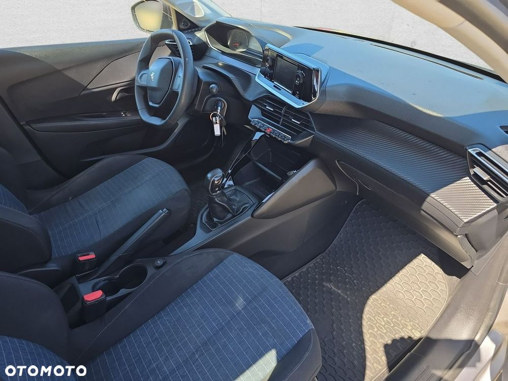 Peugeot 208 - 9