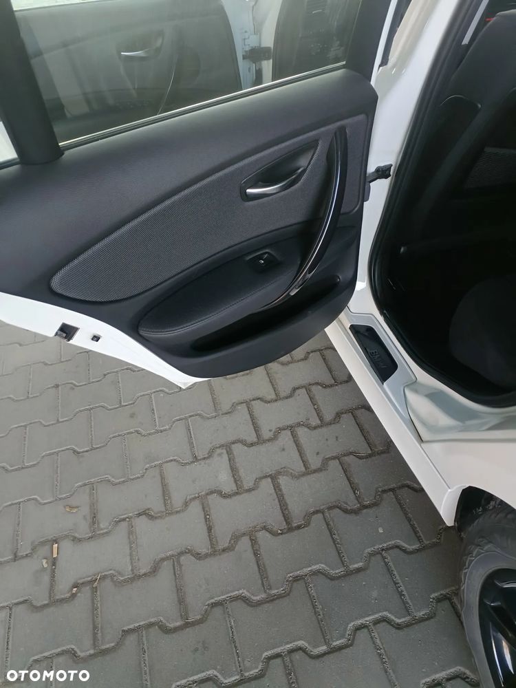 BMW X1 sDrive18i - 16