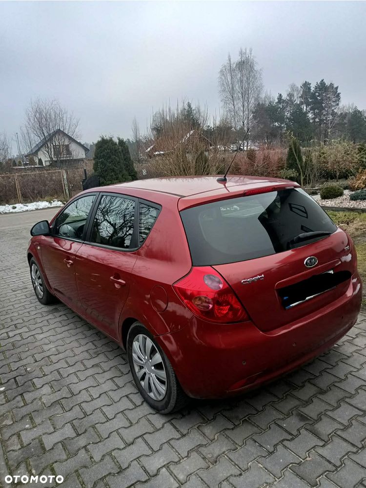 Kia Ceed 1.6 CRDi 90 ISG Vision - 4